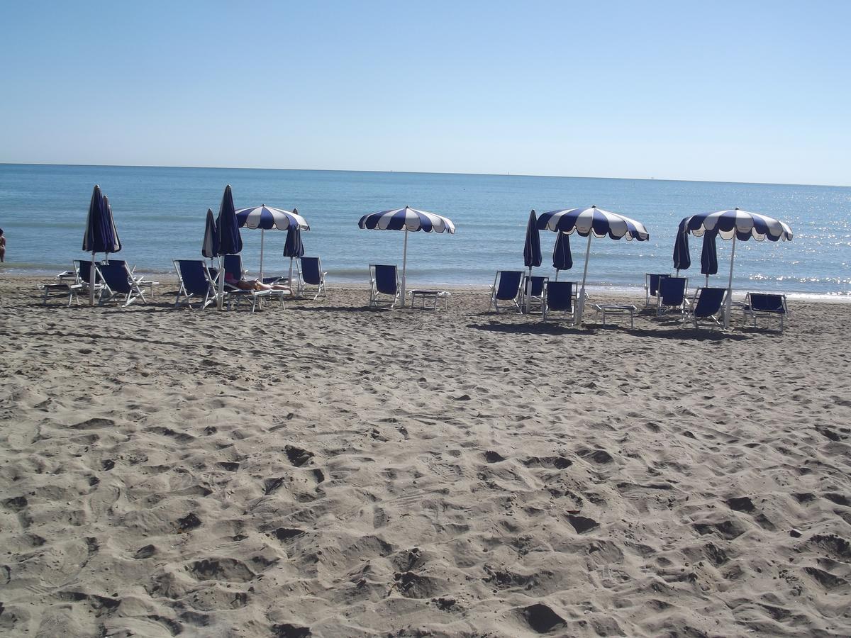 Hotel Sabbia D'Oro Пинето Экстерьер фото