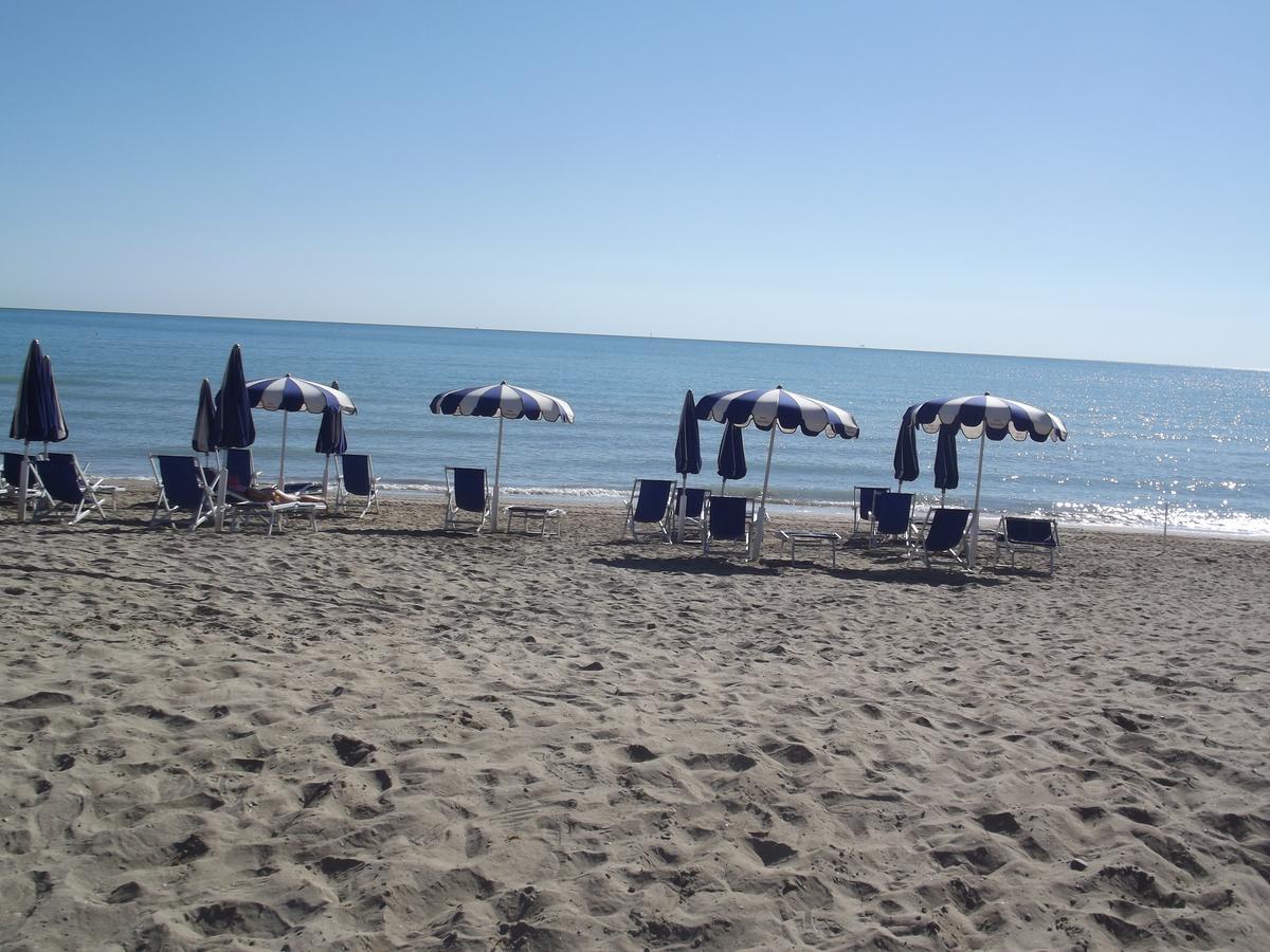 Hotel Sabbia D'Oro Пинето Экстерьер фото