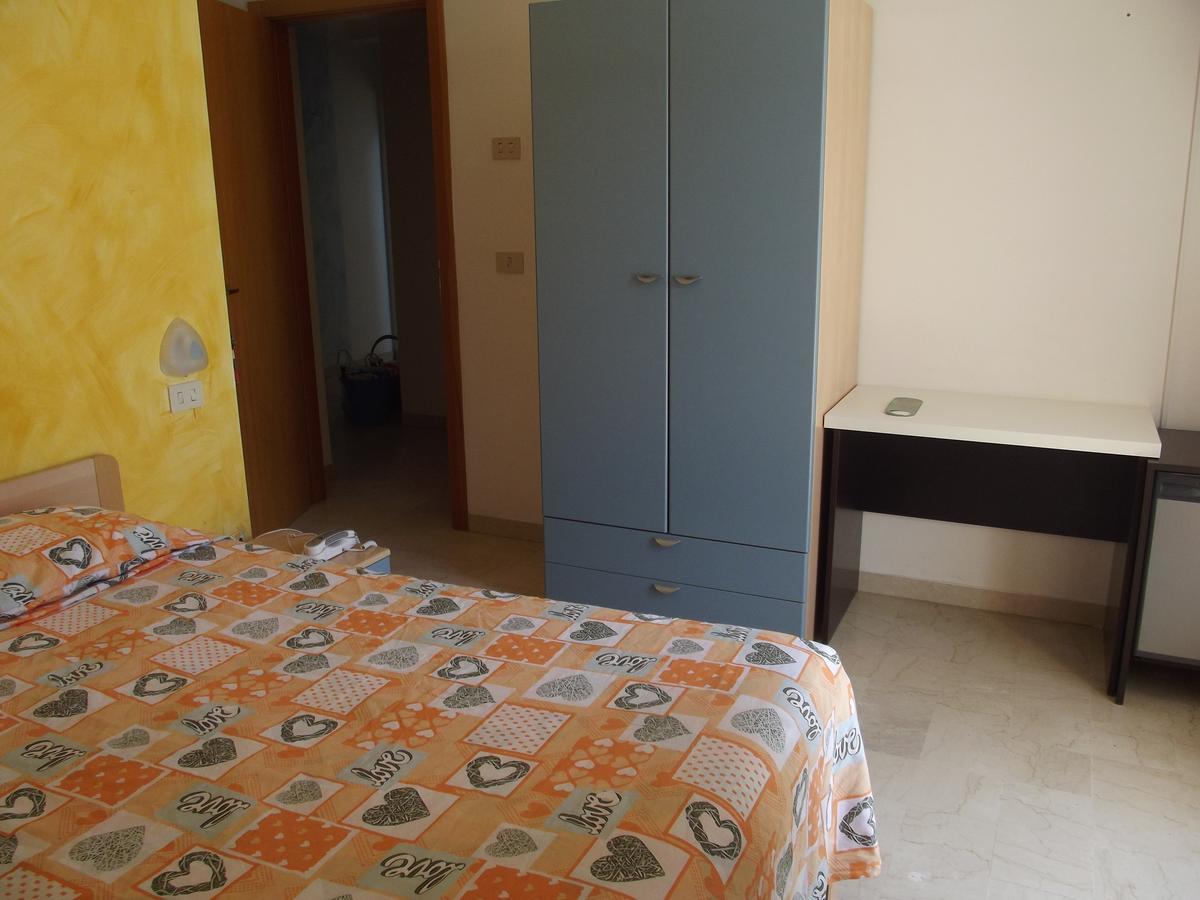 Hotel Sabbia D'Oro Пинето Экстерьер фото